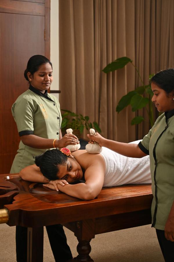 The Sacred Lotus Ayurveda Wellness Retreat Hotel Kochi Exterior foto